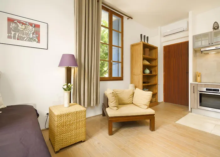 La Maison Verte Apartment *